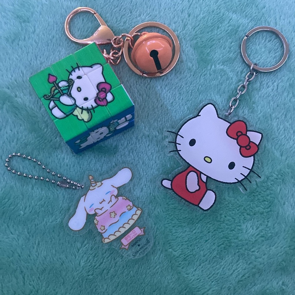 Hello Kitty and Friends Keychain Set